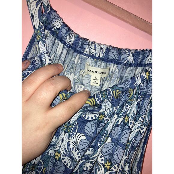 Max Studio abstract detailing on the dress size large - Picture 6 of 6